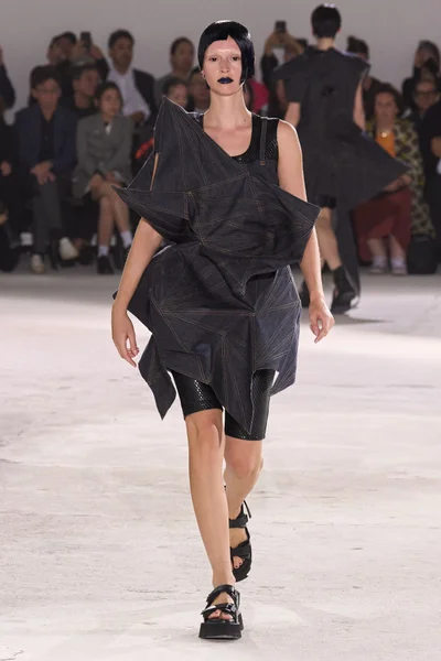 Look 28